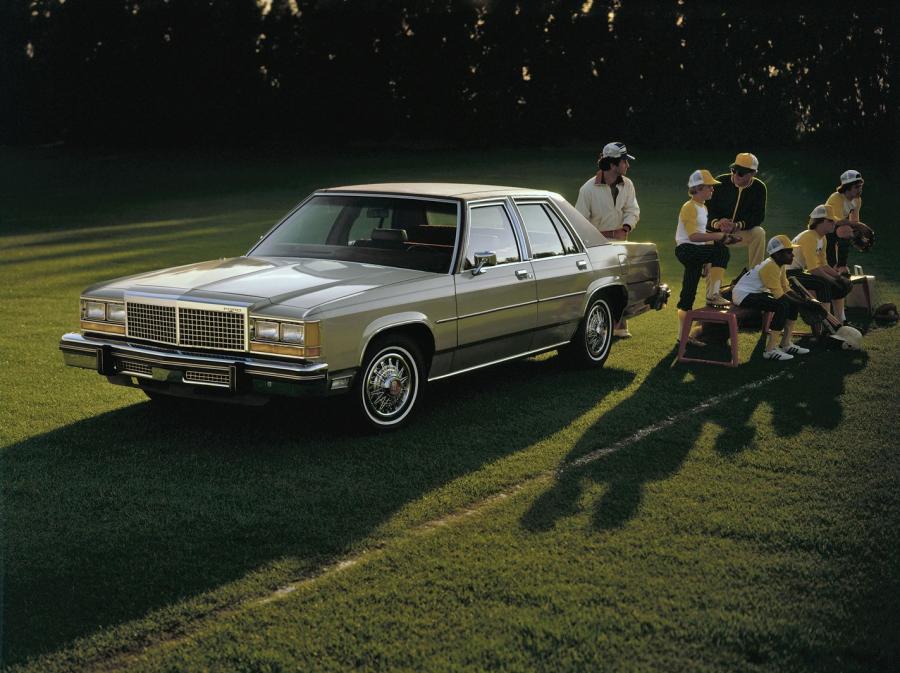  Ford LTD 4-Door Sedan 1980 года  (фото 5 из 5)